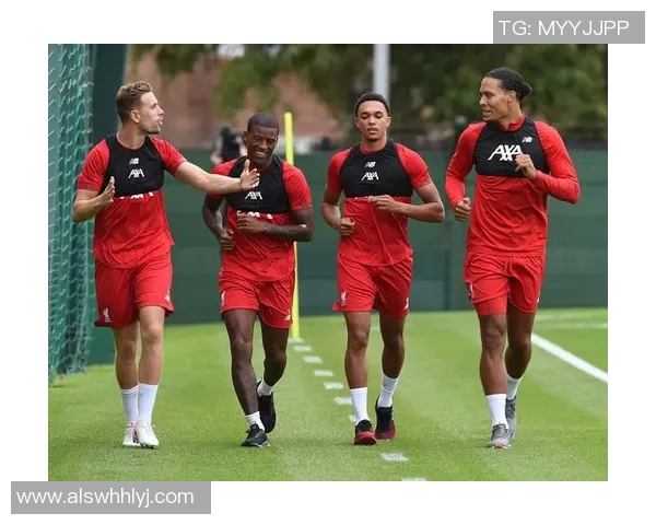 杰拉德与卡拉格的传奇对决朋友队友谊赛精彩回顾与球迷热情反响