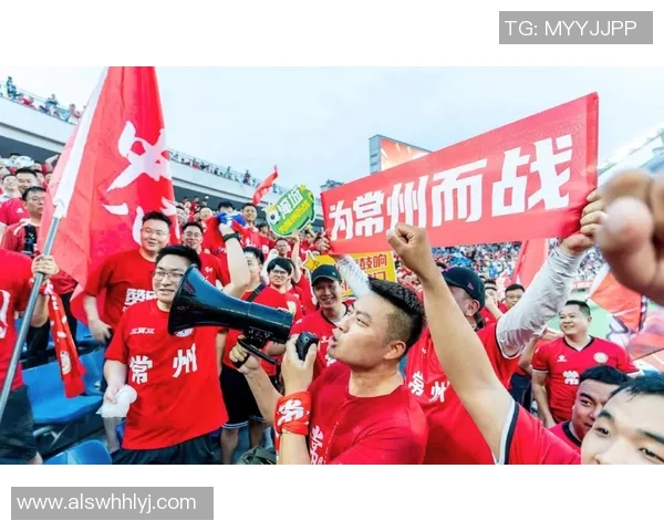 足球联赛激战正酣，全球顶级球队竞争激烈，球迷热情高涨各路豪门争锋共谱传奇